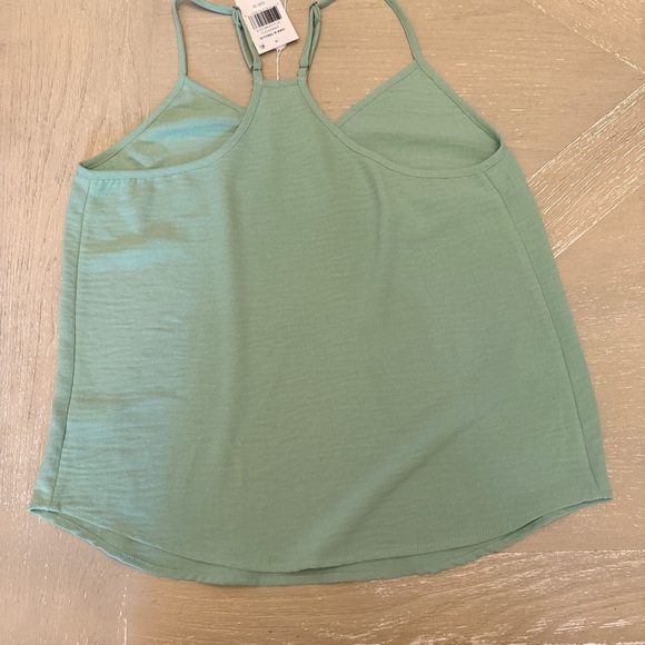 Green Sleeveless Camisole Flowy Tank Top - Picture 5 of 7